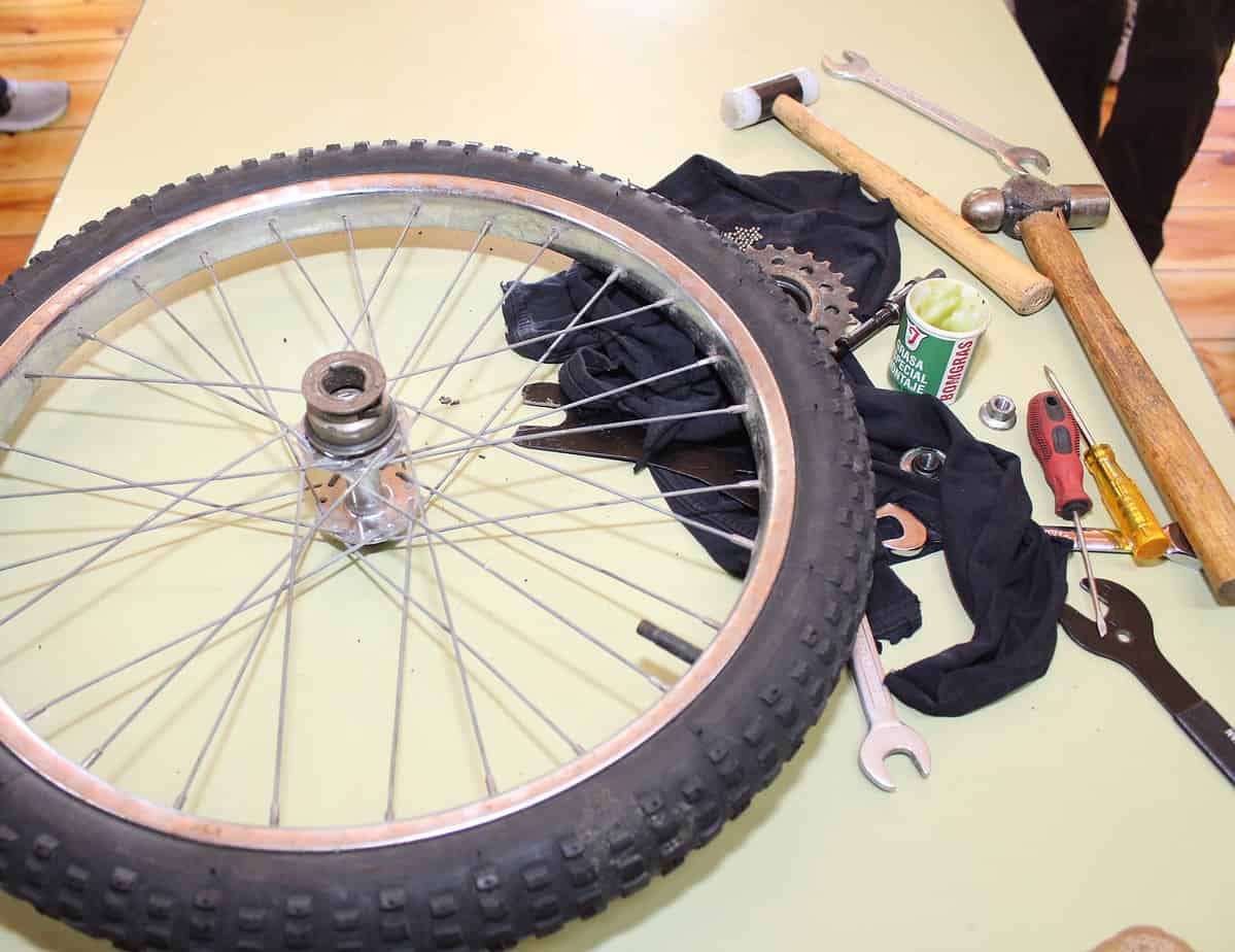 Creativas soluciones para la reparación de emergencia de nuestra bicicleta